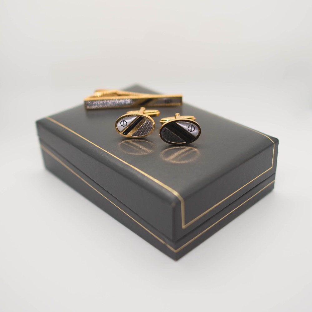 Dunhill Tie Clip and Cufflinks With Box